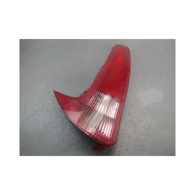 FEU ARRIERE GAUCHE  PEUGEOT 206