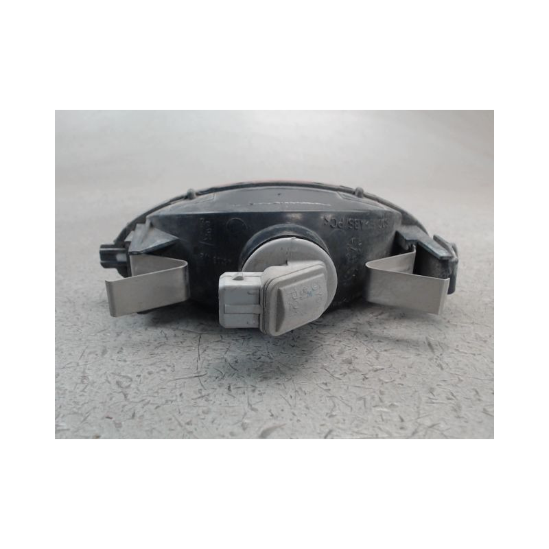 FEU BROUILLARD CENTRAL ARRIERE PEUGEOT 206