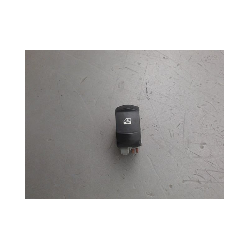 COMMANDE LEVE-GLACE PORTE AVD RENAULT CLIO