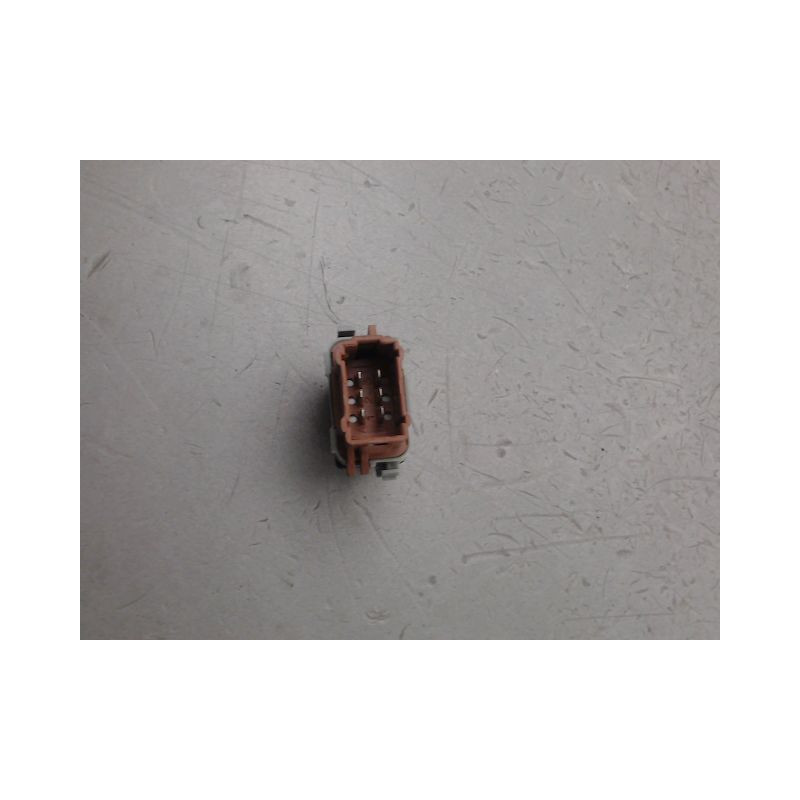 COMMANDE LEVE-GLACE PORTE AVD RENAULT CLIO