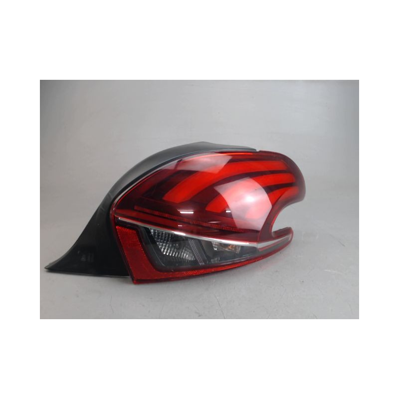 FEU ARRIERE DROIT PEUGEOT 208