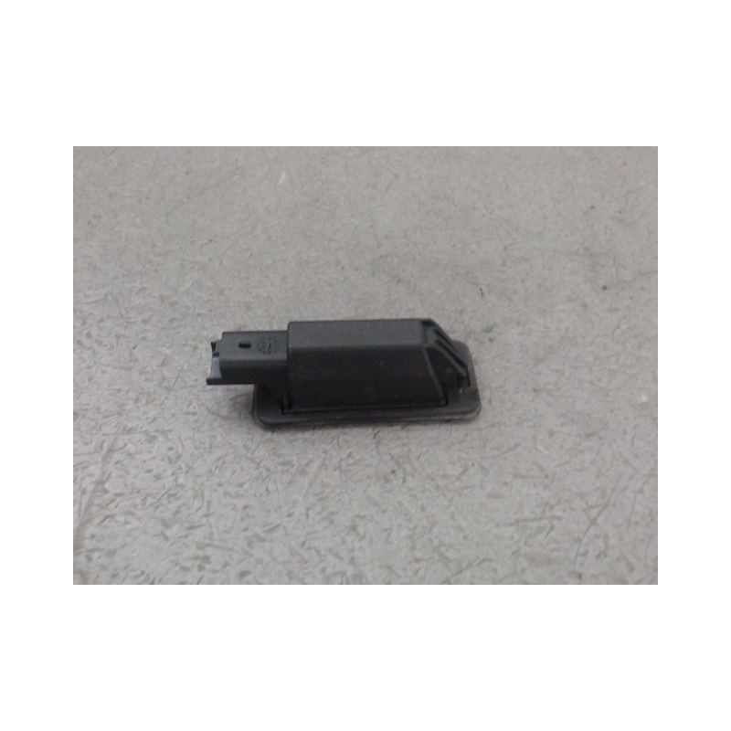 ECLAIREUR PLAQUE DE POLICE DROIT PEUGEOT 208