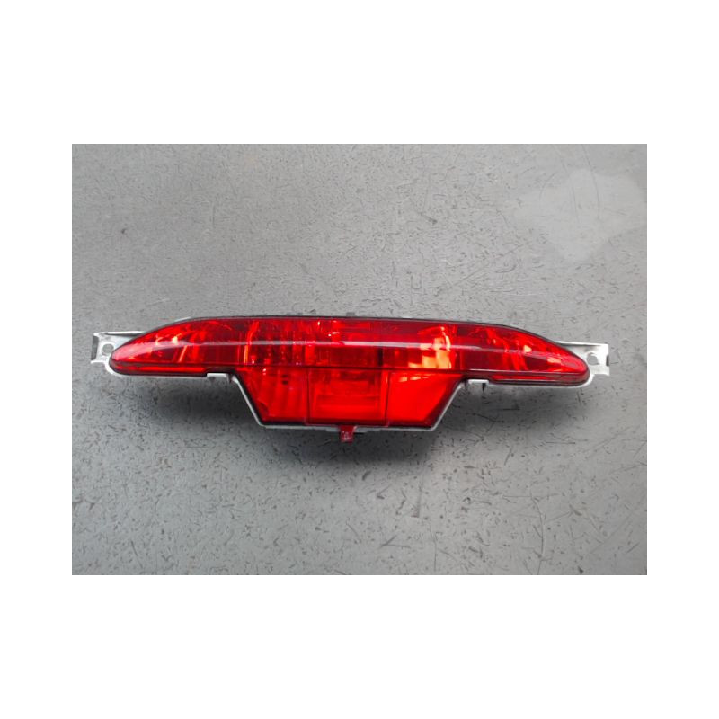 FEU BROUILLARD CENTRAL ARRIERE PEUGEOT 208