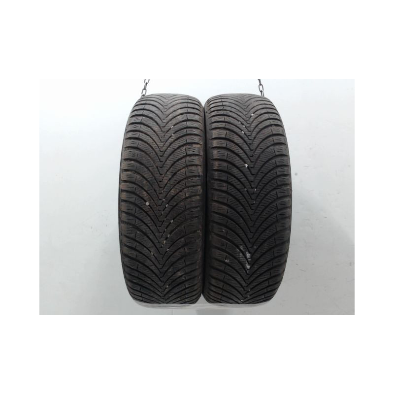 Paire de pneus KUMHO SOLUS 4S HA32 205 60 16 96 V