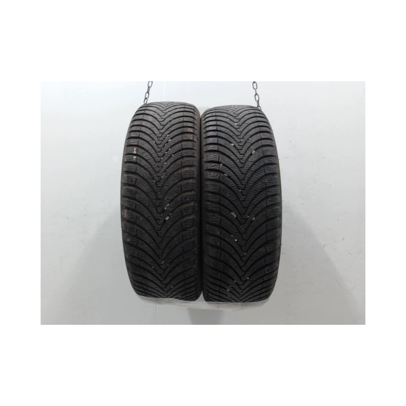 Paire de pneus KUMHO SOLUS 4S HA32 205 60 16 96 V
