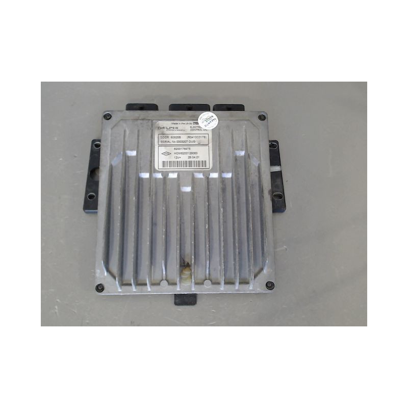 CALCULATEUR MOTEUR RENAULT CLIO
