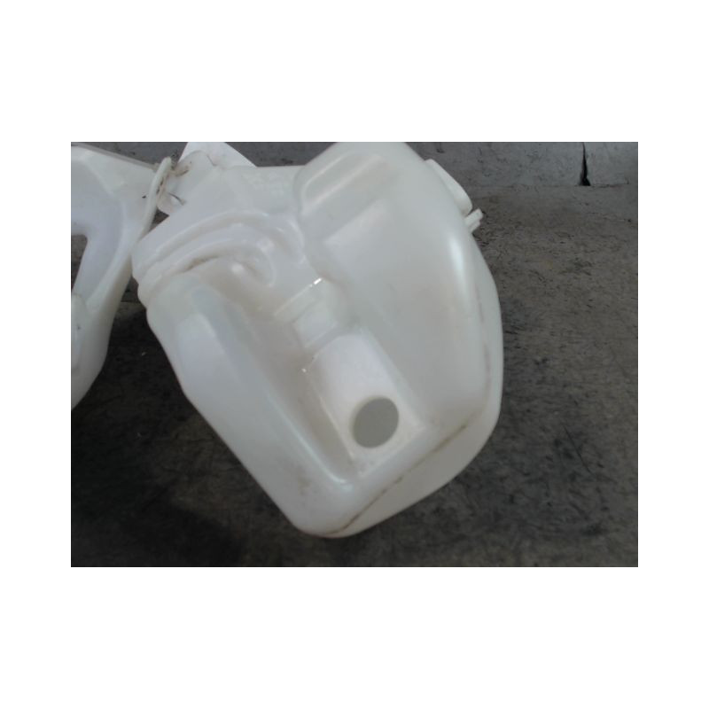 RESERVOIR LAVE-GLACE AVANT CITROEN C3