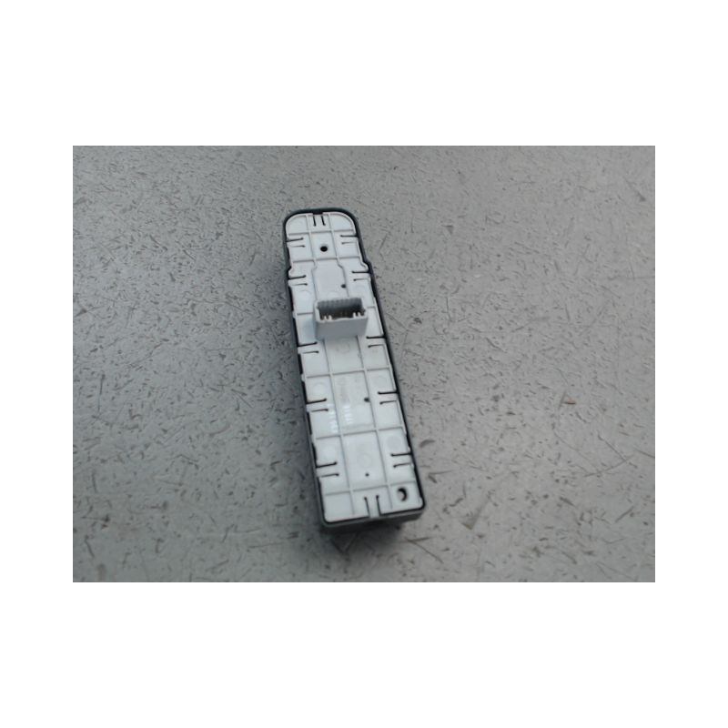 COMMANDE LEVE-GLACE PORTE AVG RENAULT MEGANE