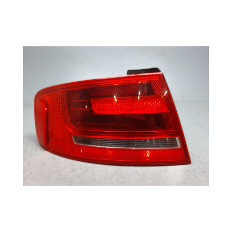 FEU ARRIERE GAUCHE  AUDI A4 3 PHASE 1 2.0 TDI - 16V TUR