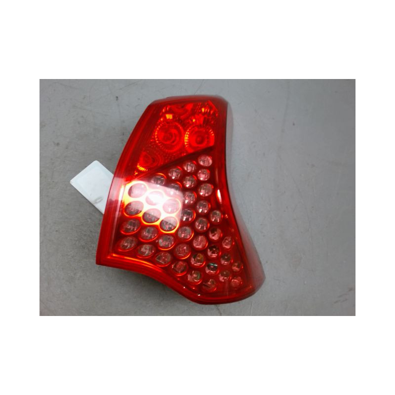 FEU ARRIERE DROIT PEUGEOT 3008 2009-