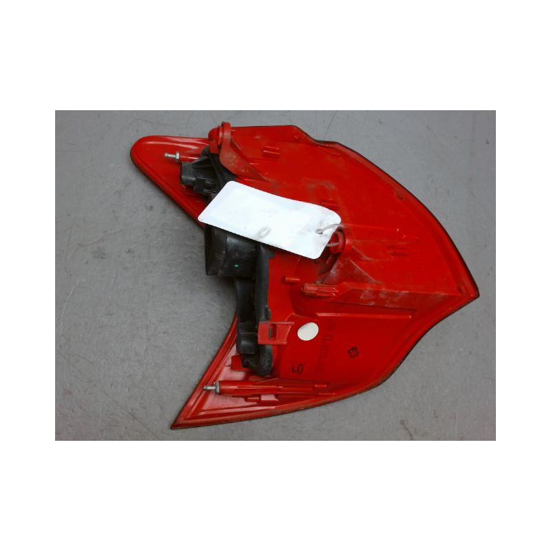 FEU ARRIERE DROIT PEUGEOT 3008 2009-