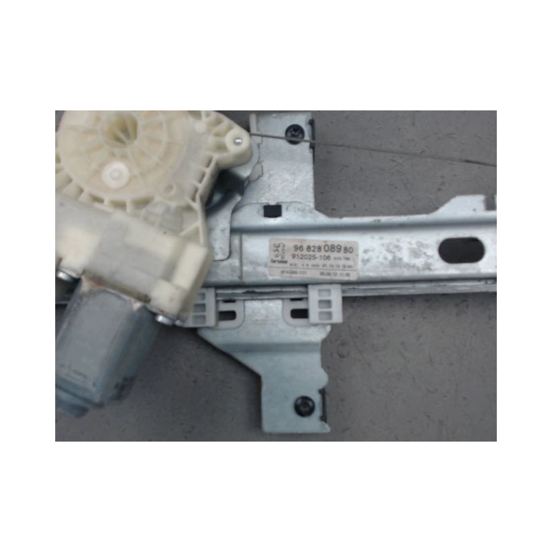 MECANISME LEVE-GLACE AVANT GAUCHE PEUGEOT 5008