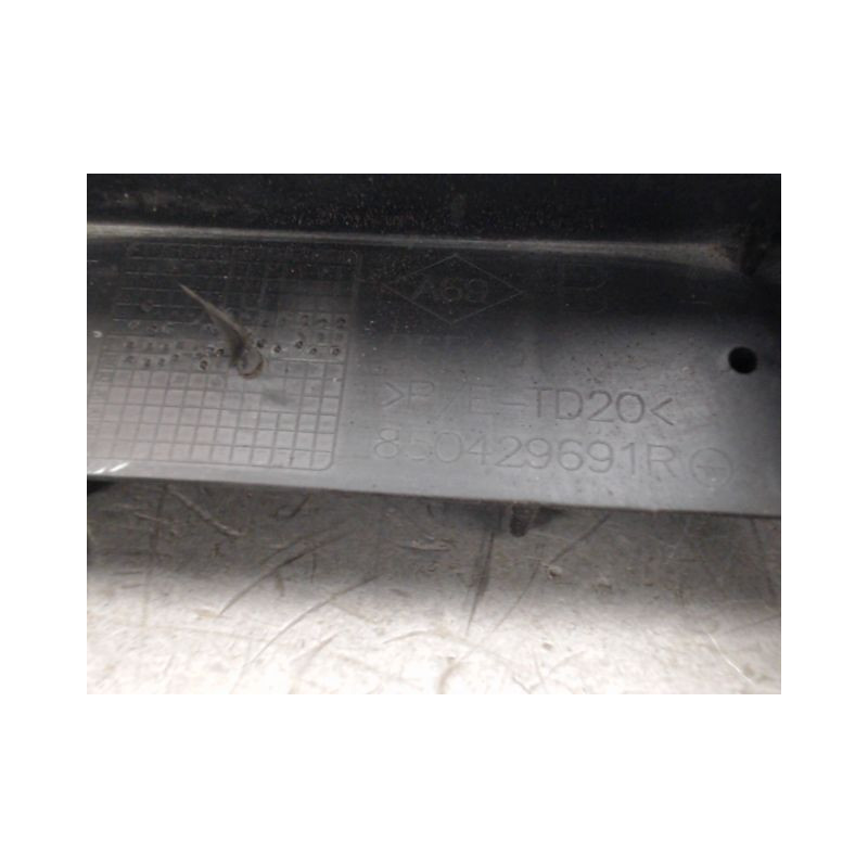 SUPPORT CENTRAL PARE-CHOC ARRIERE  RENAULT CLIO