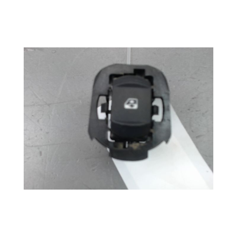 COMMANDE LEVE-GLACE PORTE AVD RENAULT LAGUNA