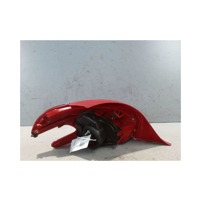 FEU ARRIERE DROIT PEUGEOT 208