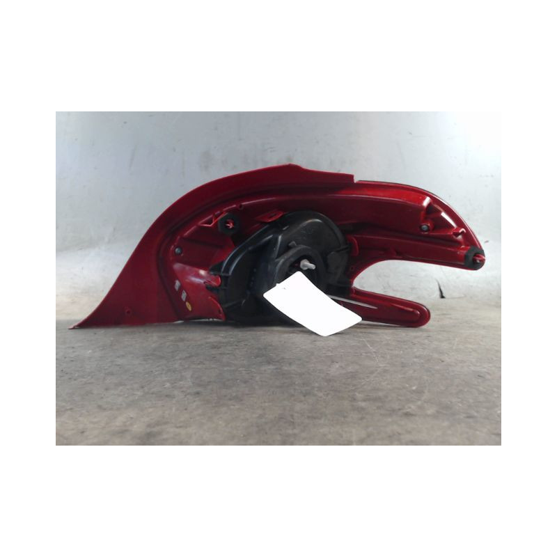 FEU ARRIERE GAUCHE  PEUGEOT 208