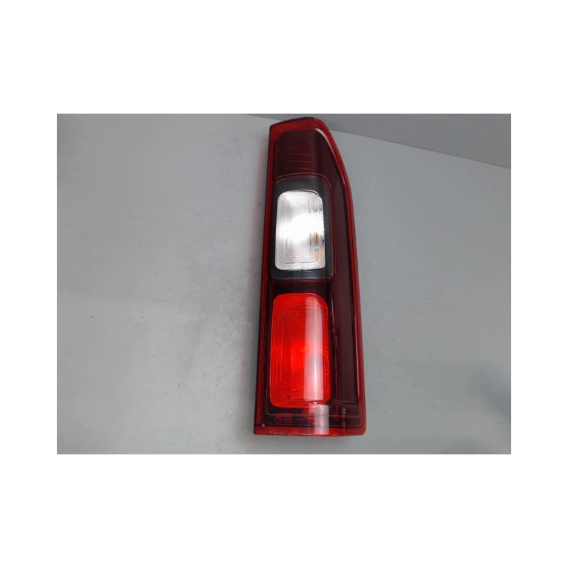 FEU ARRIERE DROIT RENAULT TRAFIC