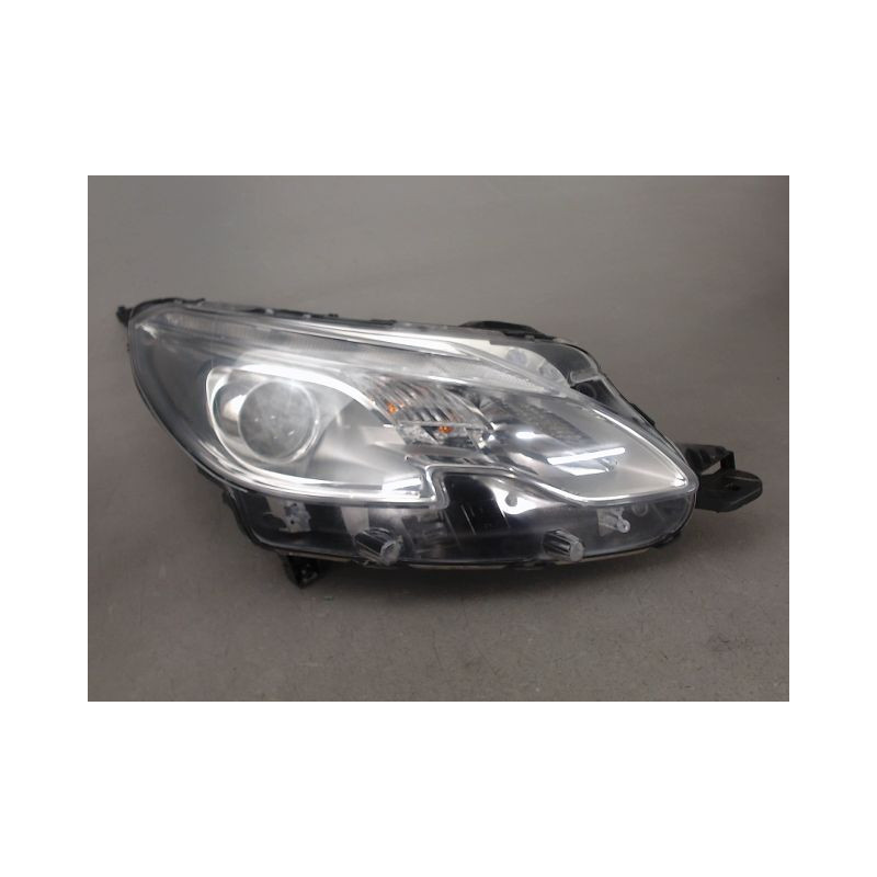PHARE DROIT PEUGEOT 2008