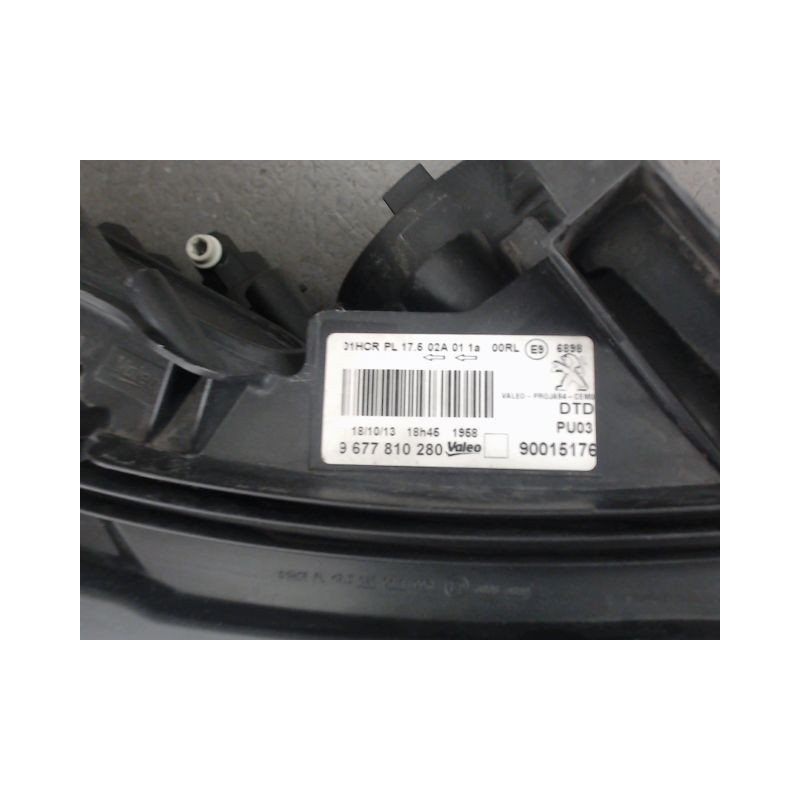 PHARE DROIT PEUGEOT 2008