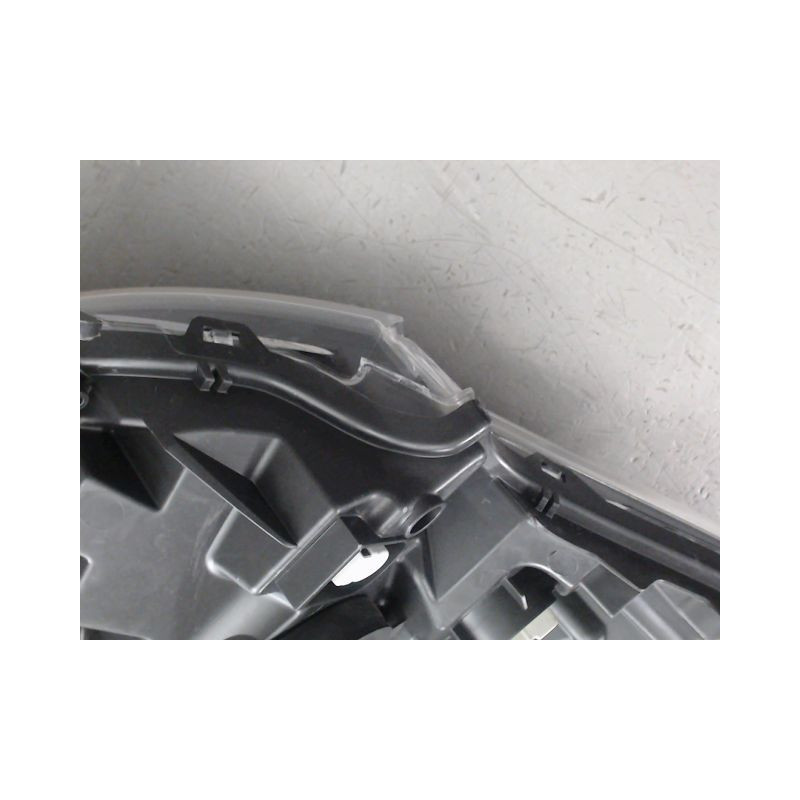 PHARE GAUCHE PEUGEOT 208