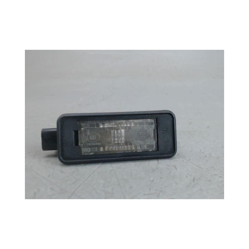 ECLAIREUR PLAQUE DE POLICE DROIT PEUGEOT 208