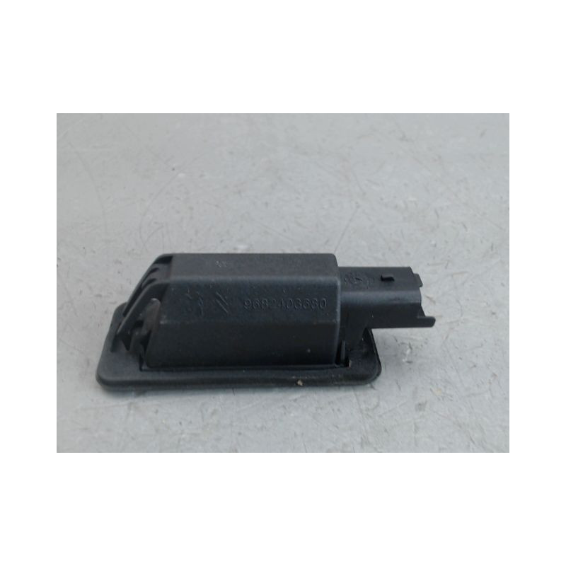 ECLAIREUR PLAQUE DE POLICE DROIT PEUGEOT 208