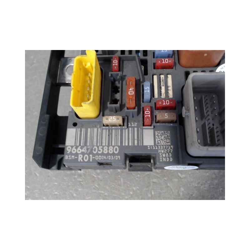 BOITE A FUSIBLES CITROEN C4