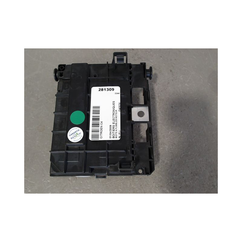 BOITE A FUSIBLES CITROEN C4