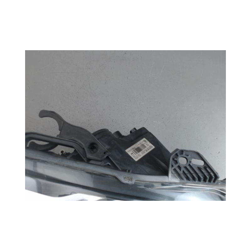 PHARE DROIT PEUGEOT 5008