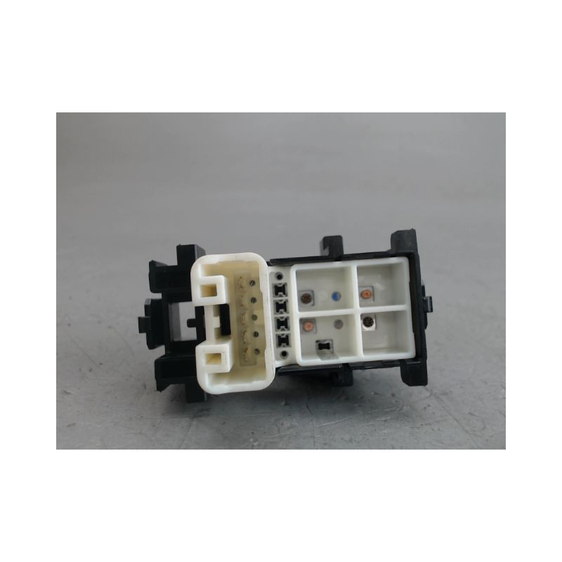 COMMANDE LEVE-GLACE PORTE AVD PEUGEOT 108