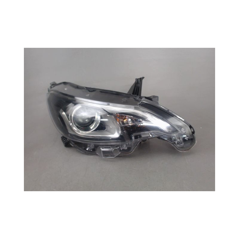 PHARE DROIT PEUGEOT 108