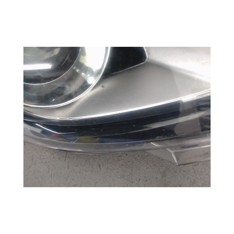 PHARE DROIT PEUGEOT 108