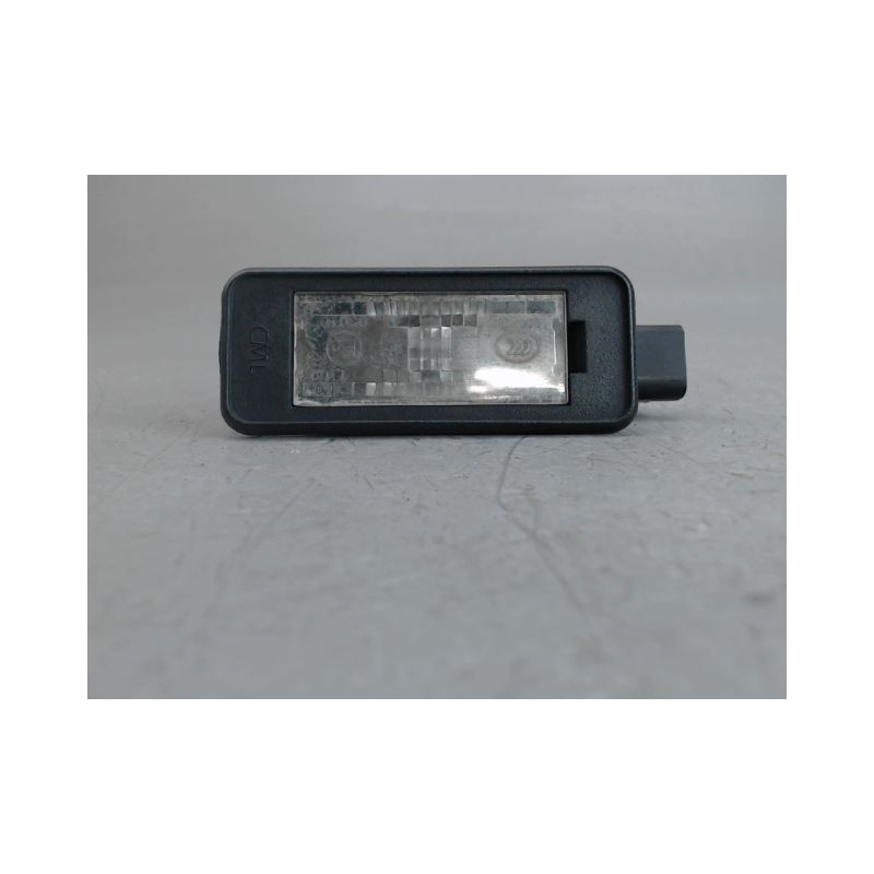 ECLAIREUR PLAQUE DE POLICE DROIT PEUGEOT 2008