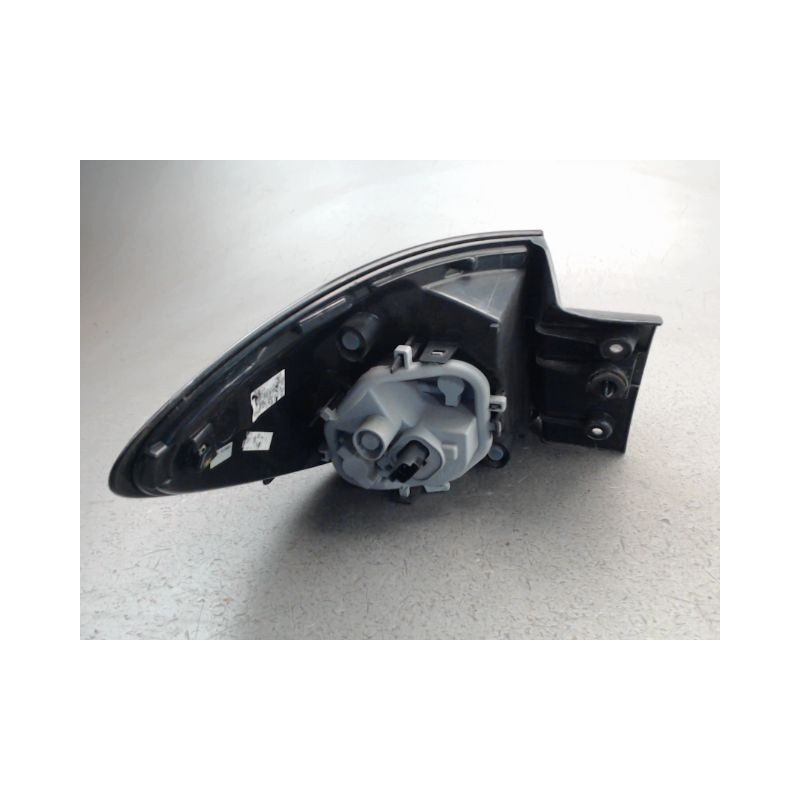 FEU ARRIERE DROIT RENAULT CAPTUR