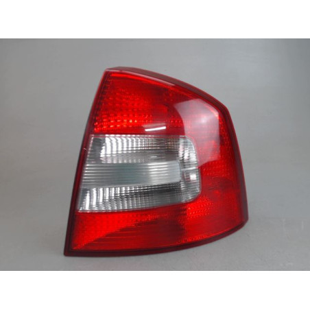 FEU ARRIERE DROIT SKODA OCTAVIA