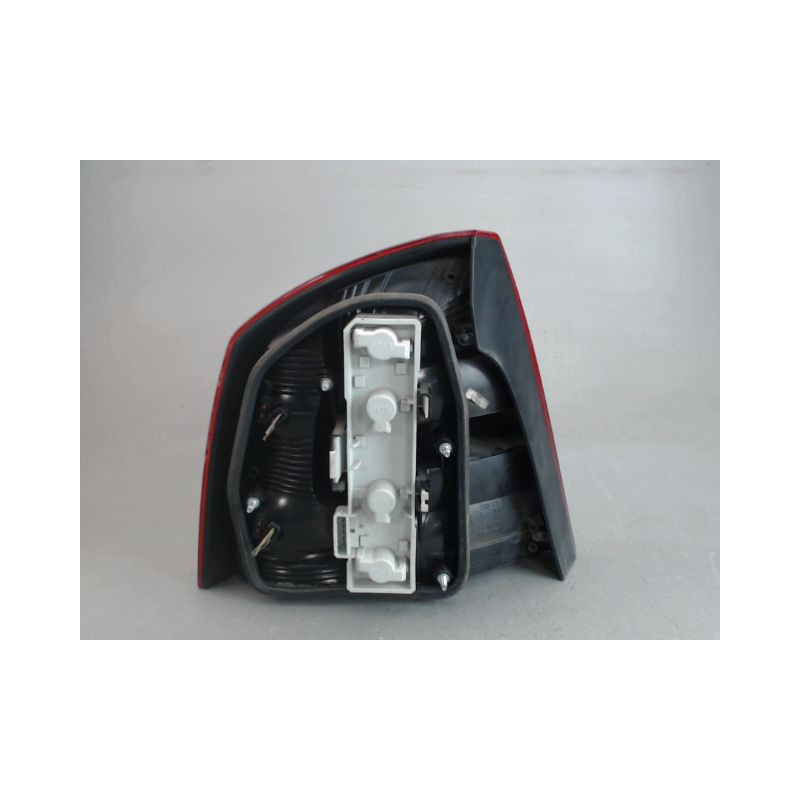 FEU ARRIERE DROIT SKODA OCTAVIA