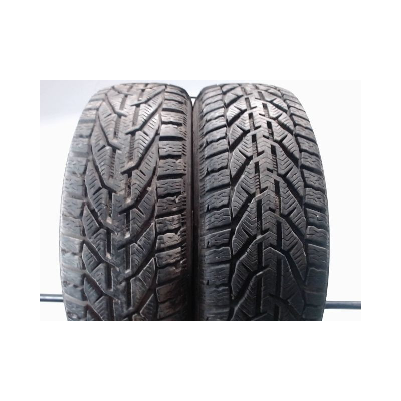 Paire de pneus TAURUS WINTER 185 60 15 88 T