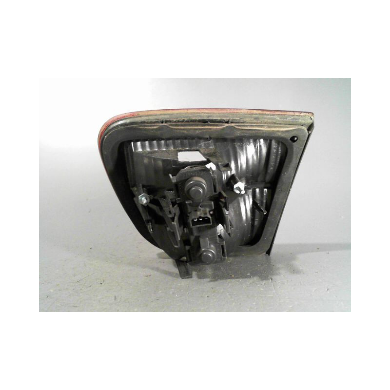 FEU ARRIERE INTERIEUR GAUCHE SEAT LEON