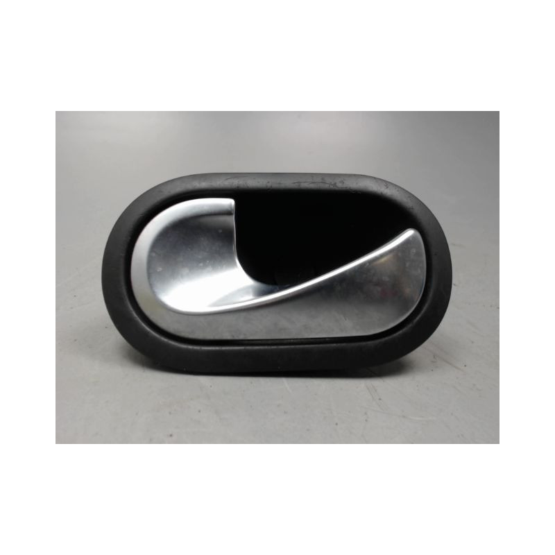POIGNEE INTERIEURE PORTE AVANT GAUCHE RENAULT MEGANE