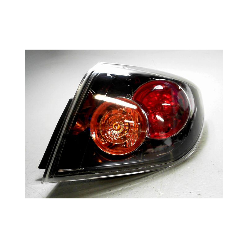 FEU ARRIERE DROIT MAZDA 3