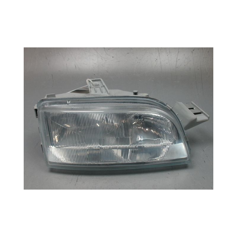 PHARE DROIT FIAT PUNTO