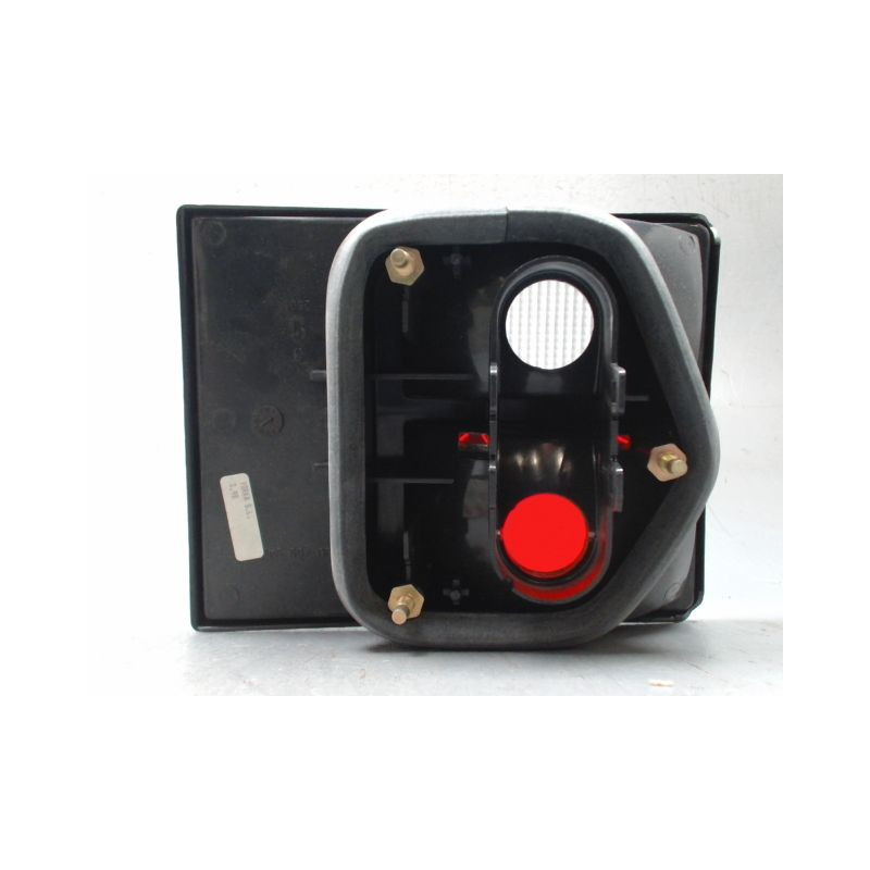 FEU ARRIERE INTERIEUR GAUCHE RENAULT R21