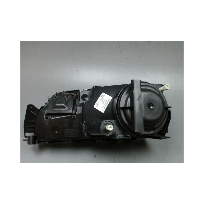 PHARE DROIT FORD SIERRA