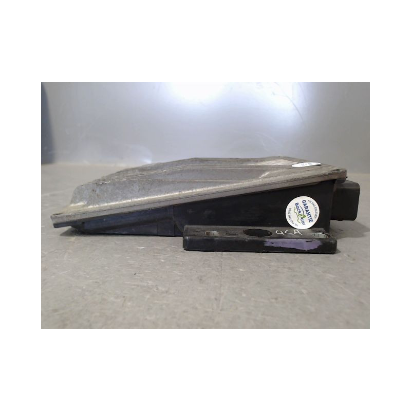 CALCULATEUR MOTEUR RENAULT CLIO