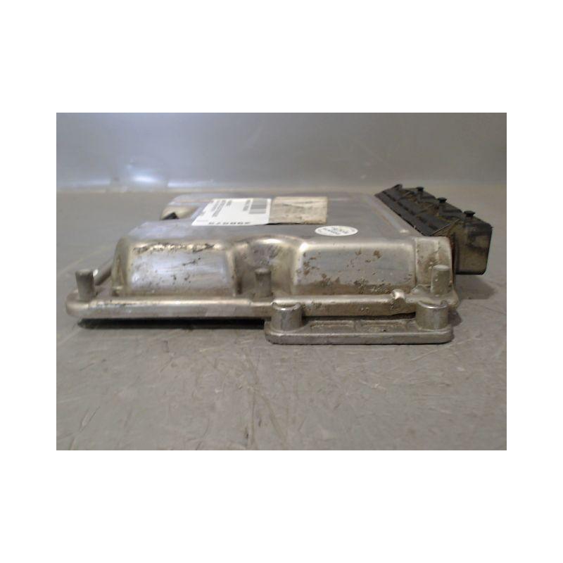 CALCULATEUR MOTEUR RENAULT MEGANE