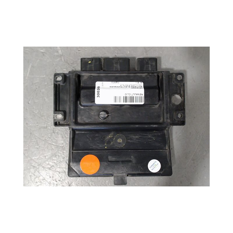 CALCULATEUR MOTEUR RENAULT CLIO