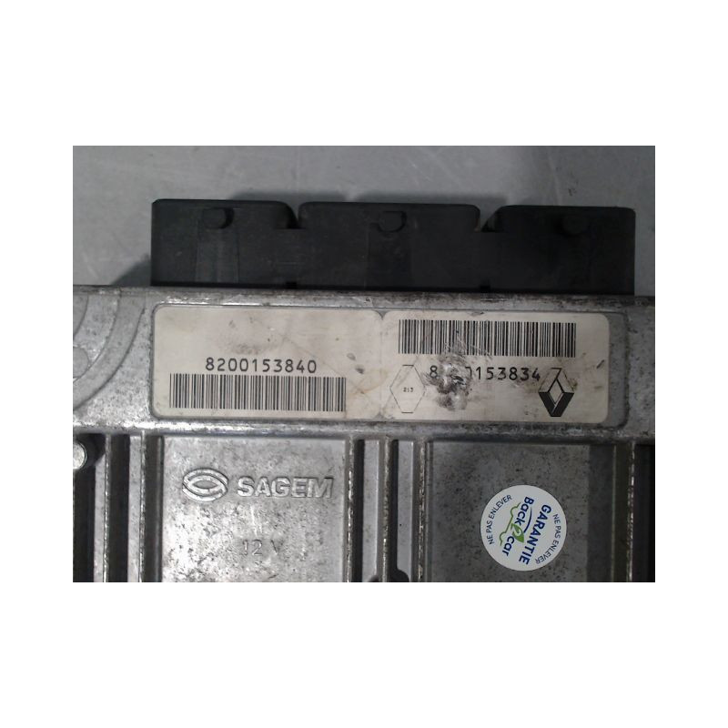 CALCULATEUR MOTEUR RENAULT CLIO