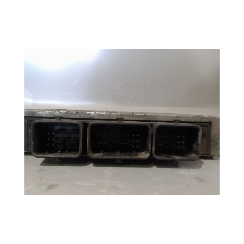 CALCULATEUR MOTEUR RENAULT CLIO