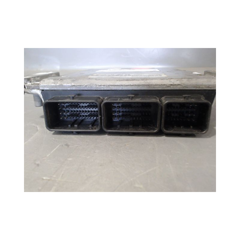 CALCULATEUR MOTEUR RENAULT LAGUNA