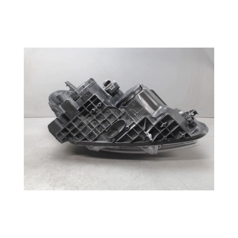 PHARE GAUCHE NISSAN QASHQAI